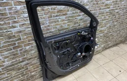 Дверь передняя левая для Jeep Grand Cherokee на фотографиях