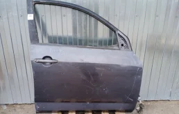 Дверь передняя правая для Toyota RAV4 на фотографиях