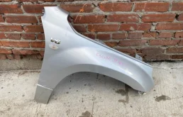 Дверь передняя левая для Suzuki Grand Vitara 1999 года на фотографиях