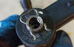 Форсунка топливная для Opel Insignia 2014 года на фотографиях