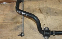 Стабилизатор поперечной устойчивости передний для Suzuki Grand Vitara 2008 года на фотографиях