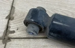 Амортизатор задний правый для Audi Q7 на фотографиях