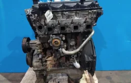 Двигатель без навесного для Nissan Pathfinder 2012 года на фотографиях