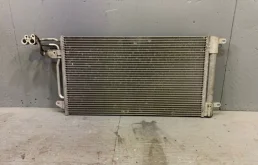 Радиатор кондиционера для Skoda Rapid 2013 года на фотографиях