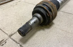 Привод задний правый для Audi Q7 2010 года на фотографиях