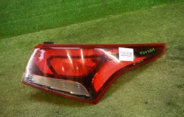 Фонарь внешний правый для Hyundai Solaris 2021 года на фотографиях