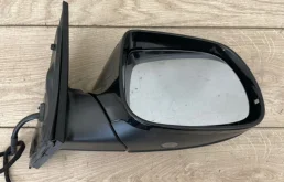 Стекла и зеркала для Audi Q7 2012 года на фотографиях