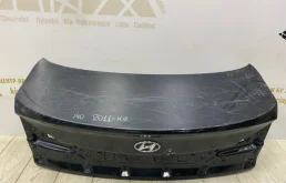 Двери для Hyundai i40 на фотографиях