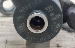 Форсунка топливная для Volvo XC90 2013 года на фотографиях