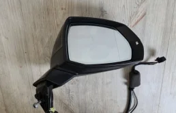 Зеркало боковое правое для Audi Q7 2020 года на фотографиях