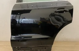 Двери для Audi Q3 2013 года на фотографиях