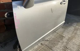 Дверь передняя левая для Honda Civic на фотографиях