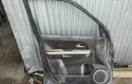 Дверь передняя левая для Suzuki Grand Vitara 2015 года на фотографиях