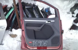 Стекла и зеркала для Volkswagen Touran 2008 года на фотографиях