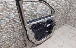 Дверь передняя левая для Jeep Grand Cherokee 2016 года на фотографиях