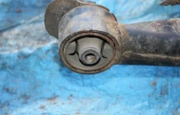 Задняя балка для Toyota Corolla 2002 года на фотографиях