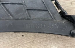 Кронштейн заднего бампера левый для Audi Q7 на фотографиях