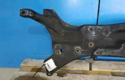 Подрамник двигателя для Mitsubishi Outlander на фотографиях