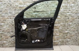 Дверь передняя правая для Audi Q3 на фотографиях