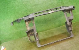 Панель радиатора (телевизор) для Mercedes-Benz M class на фотографиях