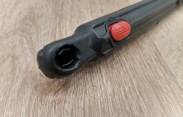 Амортизатор капота левый для Mercedes-Benz GL class 2006 года на фотографиях