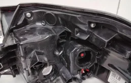 Фонарь левый для Toyota RAV4 2023 года на фотографиях