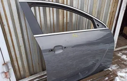 Двери для Opel Insignia 2016 года на фотографиях