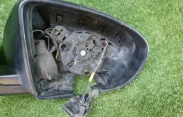 Зеркало боковое правое для Nissan Qashqai 2009 года на фотографиях