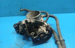 Дроссельная заслонка для Toyota RAV4 2002 года на фотографиях