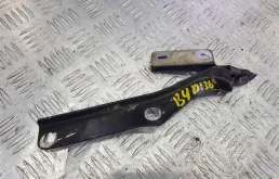 Петля капота левая для Citroen Berlingo 2016 года на фотографиях