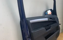 Двери для Opel Zafira 2007 года на фотографиях