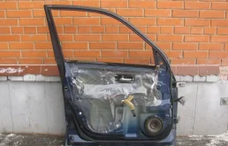 Дверь передняя левая для Suzuki Grand Vitara 2015 года на фотографиях