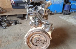 Двигатель для Skoda Rapid 2012 года на фотографиях