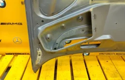 Капот для BMW 7er 2001 года на фотографиях