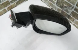 Стекла и зеркала для Land Rover Range Rover Evoque 2015 года на фотографиях