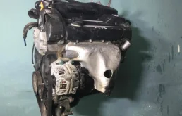 Двигатель без навесного для Volkswagen Polo 1999 года на фотографиях