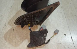 Стекла и зеркала для Nissan Qashqai 2011 года на фотографиях