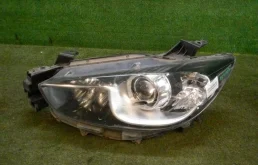 Фара левая для Mazda CX 5 2011 года на фотографиях