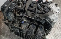 Двигатель для Nissan X-Trail 2003 года на фотографиях