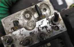 Блок ABS для Mercedes-Benz E class на фотографиях