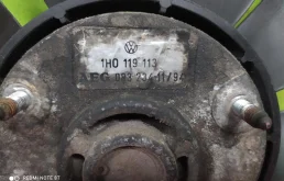 Вентилятор радиатора охлаждения ДВС для Volkswagen Golf 1997 года на фотографиях