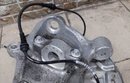 Кулак поворотный правый для Mercedes-Benz E class на фотографиях