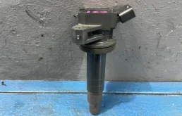 Катушка зажигания для Toyota Corolla 2004 года на фотографиях