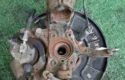 Кулак поворотный правый для Volkswagen Jetta на фотографиях