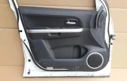 Дверь передняя левая для Suzuki Grand Vitara 2015 года на фотографиях