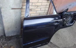 Двери для Audi Q5 2015 года на фотографиях