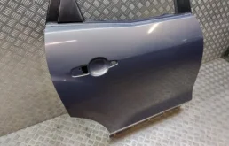 Дверь задняя правая для Mazda CX 7 2008 года на фотографиях