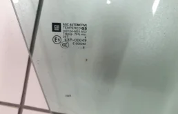 Стекла и зеркала для Opel Zafira 2014 года на фотографиях