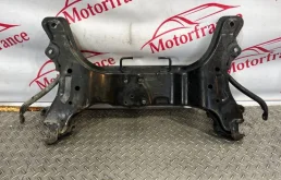 Подрамник двигателя для Hyundai Matrix 2008 года на фотографиях