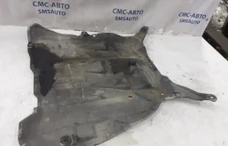 Пластиковая защита двигателя для Volvo XC90 2002 года на фотографиях